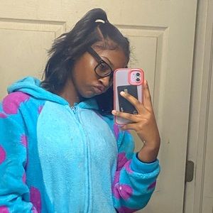 Meet your Posher, Emoni